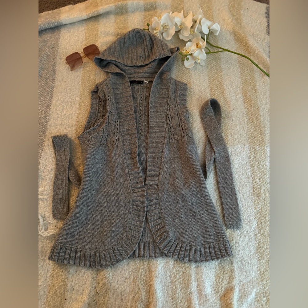 Gray Hooded Women's Sweater Vest